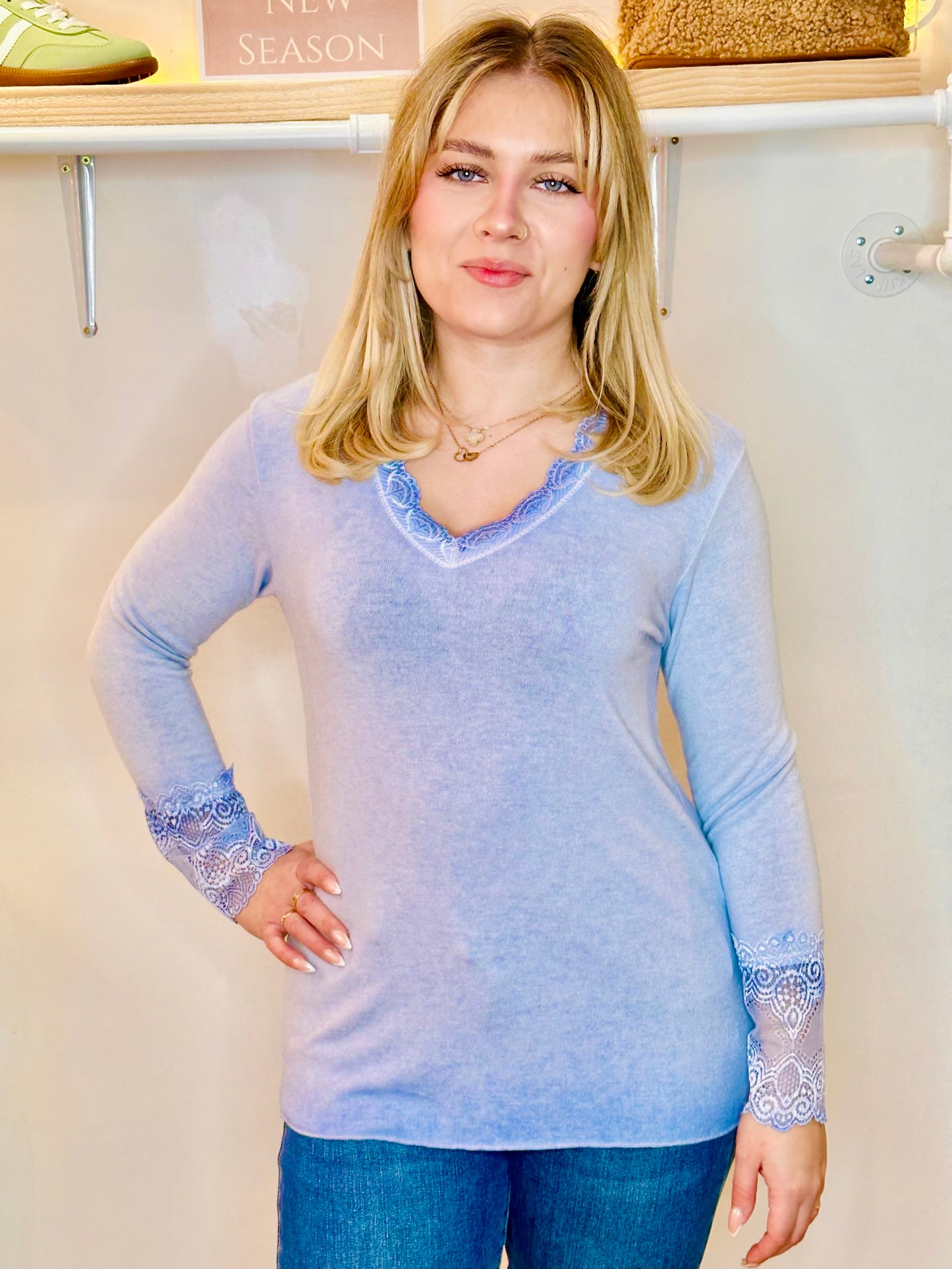 The PERFECT layering light and lacy knit - washed blue