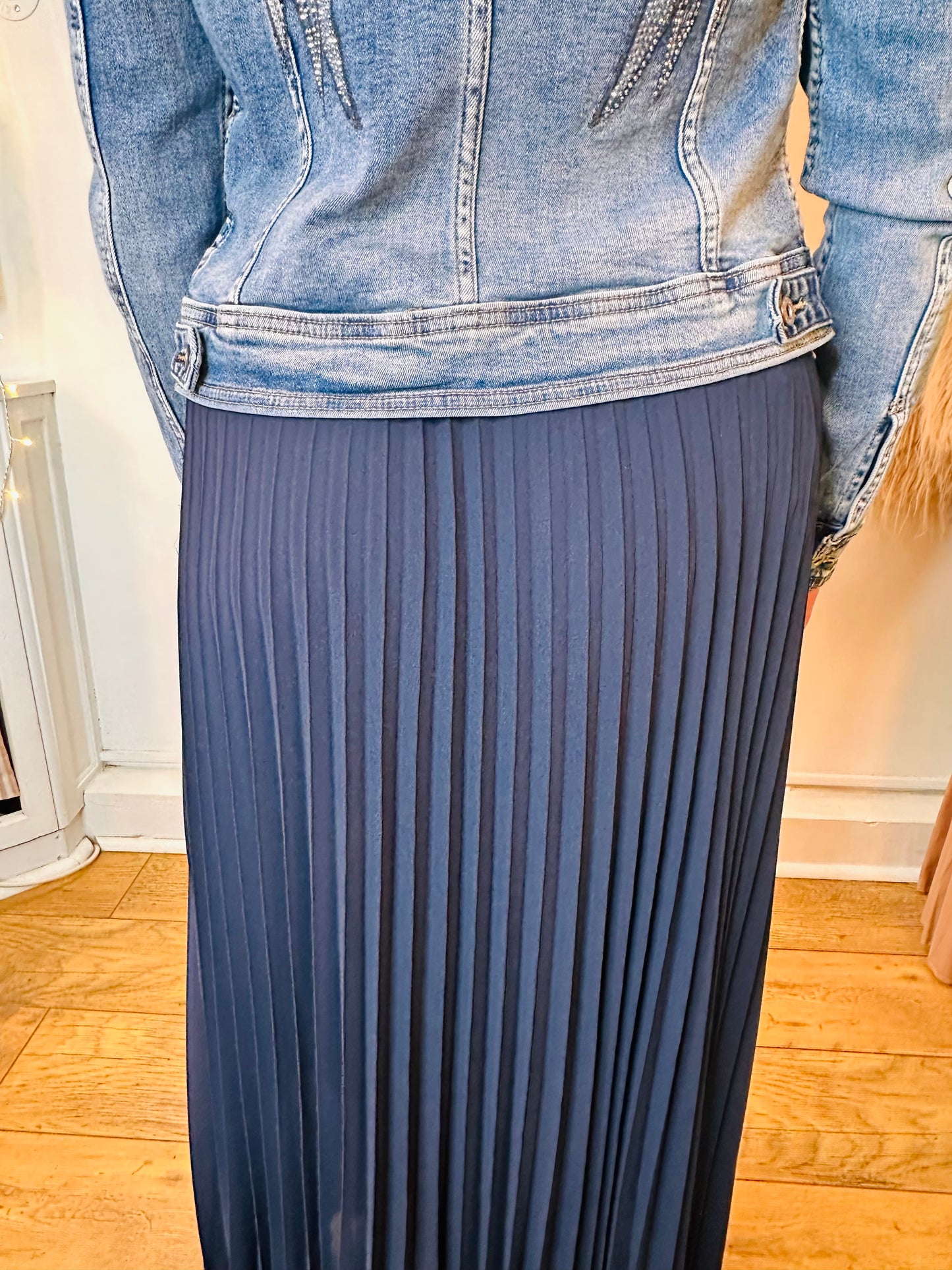 Nya Navy pleated chiffon style midi skirt
