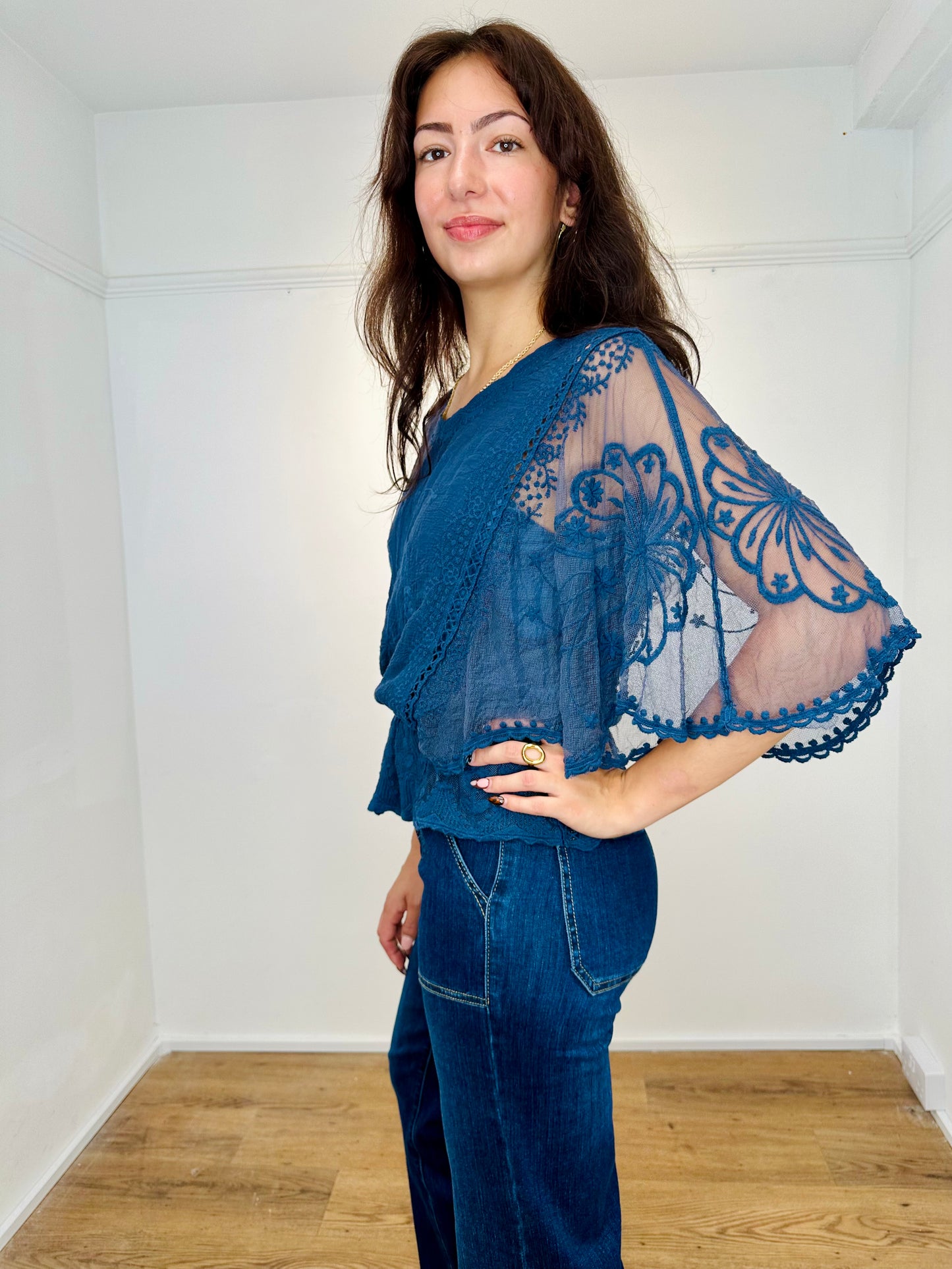 Bessie Butterfly Lace sleeve top - Bestseller - Wine