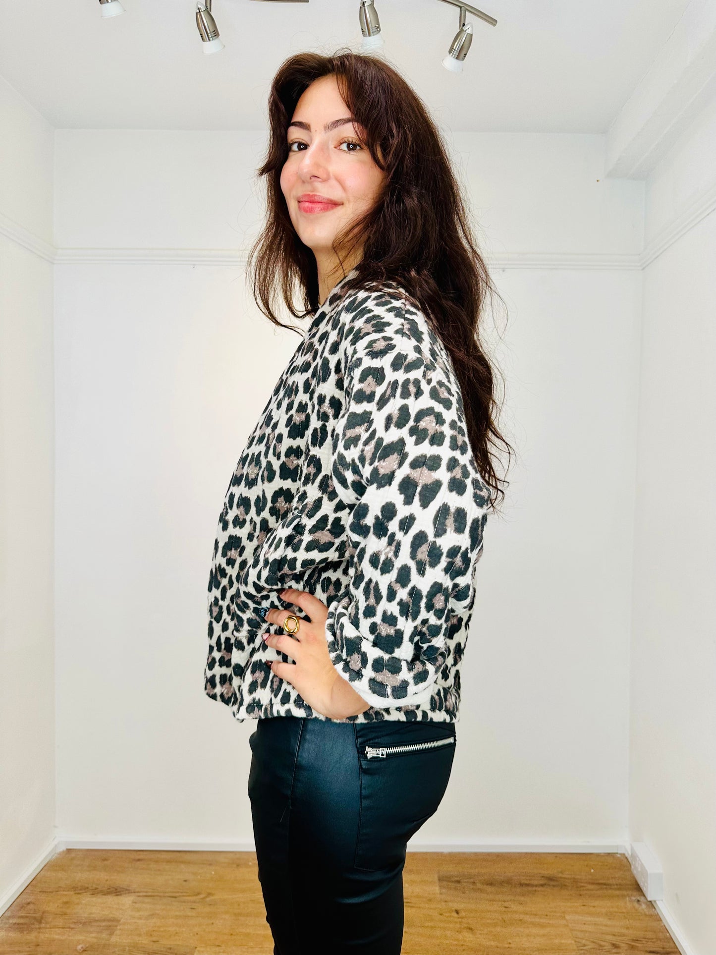 The Lila Leopard quilted jacket - Beige