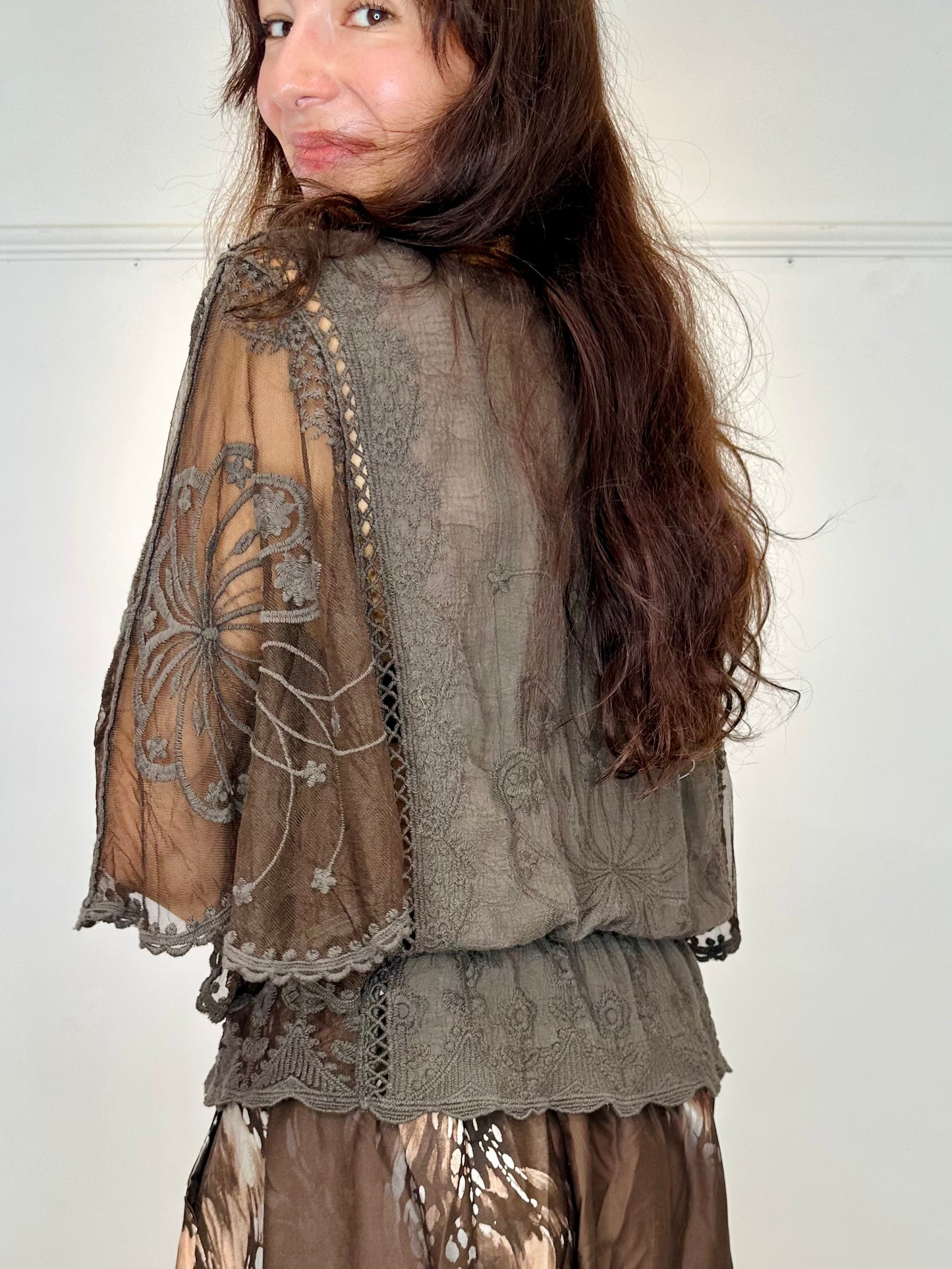 Bessie Butterfly Lace sleeve top - Bestseller - Wine