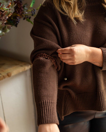 Belinda Sleeve Garter | Chocolate