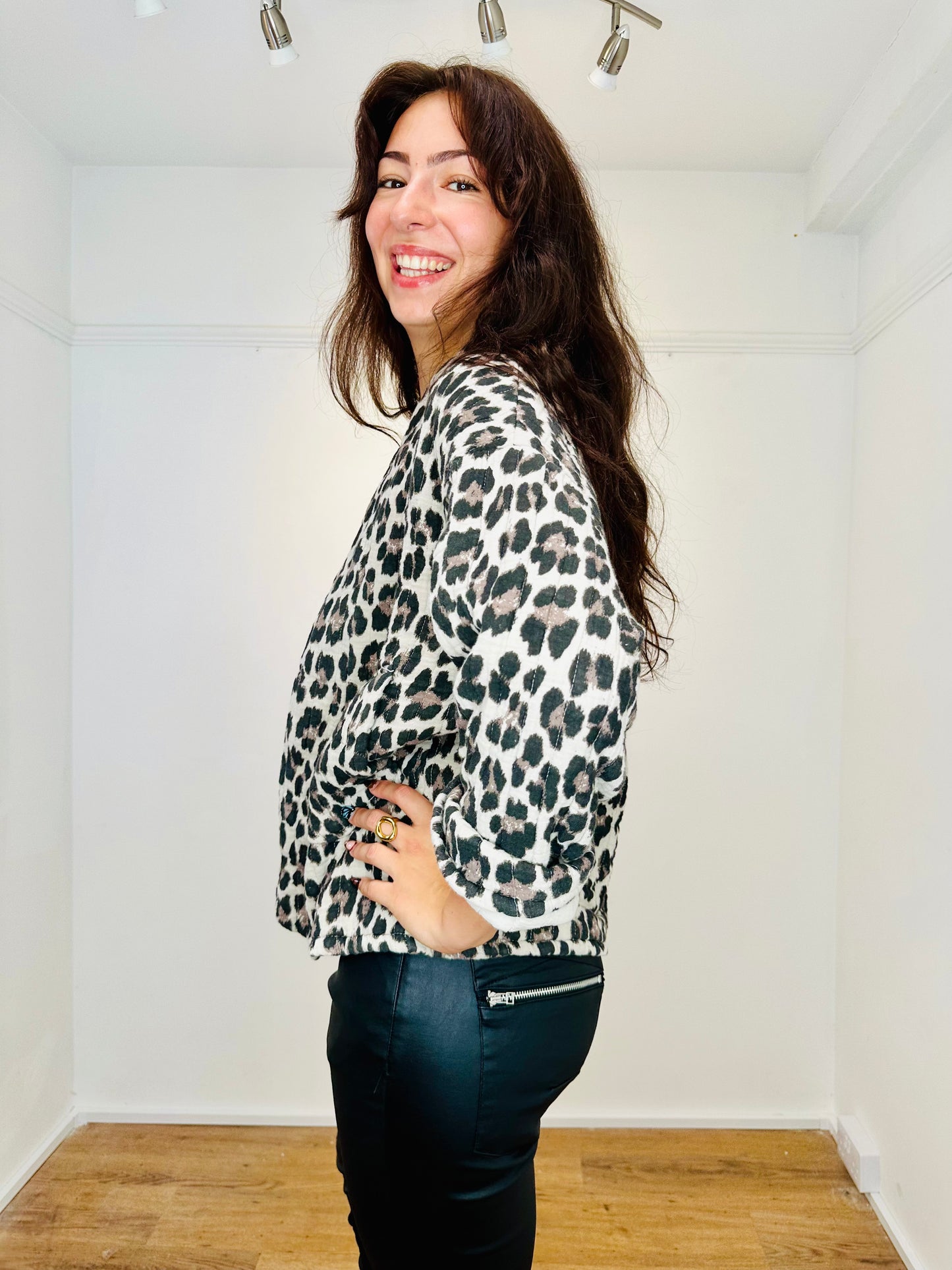 The Lila Leopard quilted jacket - Beige