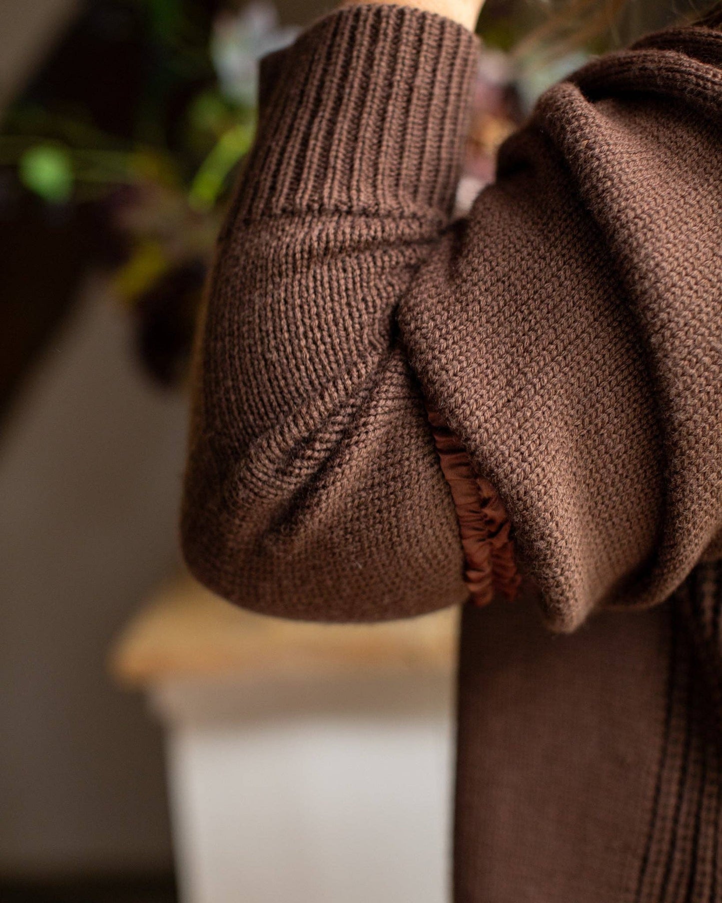 Belinda Sleeve Garter | Chocolate