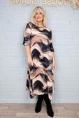 Pleated Swirl 3/4 Sleeve Dress - Black